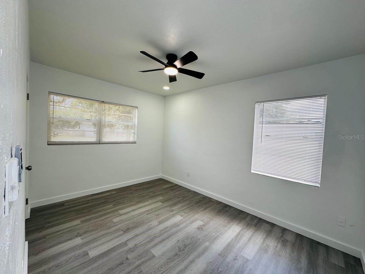 Image 18 of 37 For 136 Lynbrook Drive