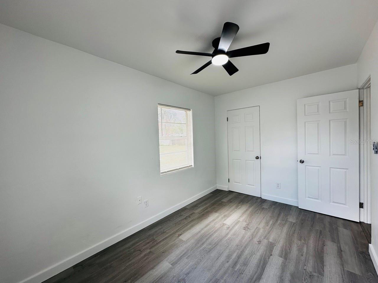 Image 20 of 37 For 136 Lynbrook Drive