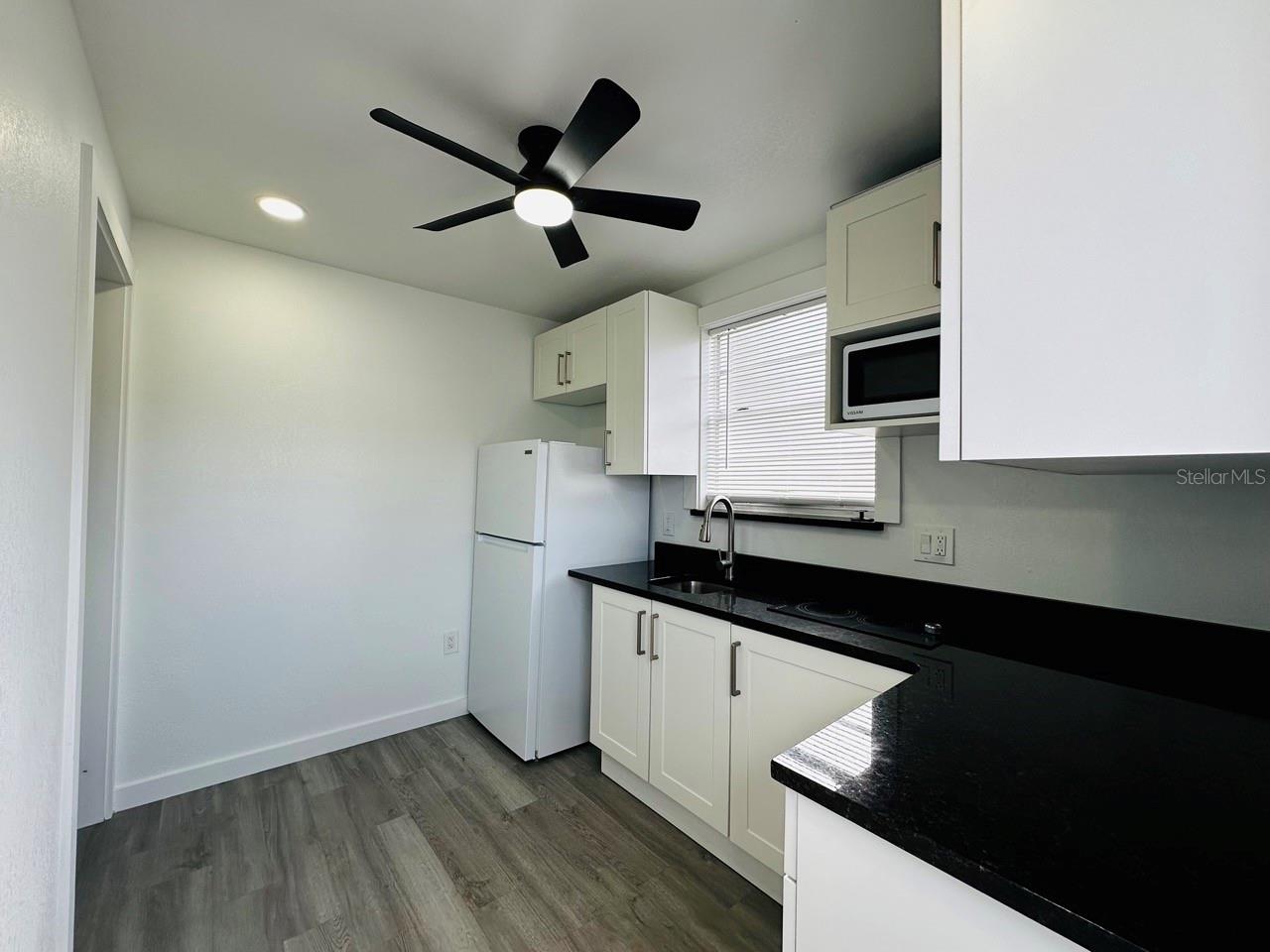 Image 22 of 37 For 136 Lynbrook Drive