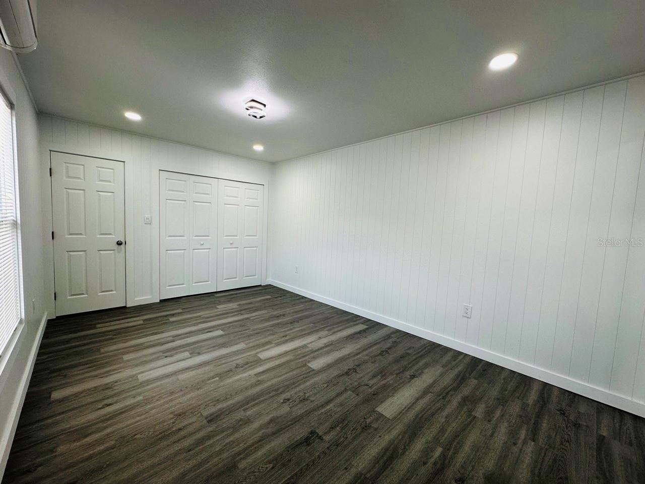 Image 28 of 37 For 136 Lynbrook Drive