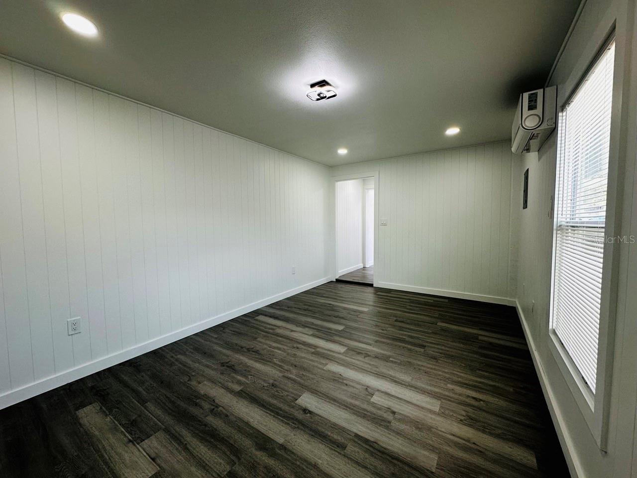 Image 30 of 37 For 136 Lynbrook Drive