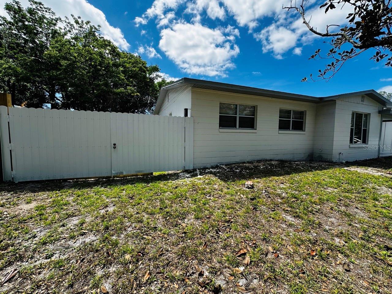 Image 32 of 37 For 136 Lynbrook Drive