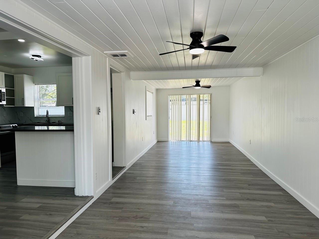 Image 4 of 37 For 136 Lynbrook Drive