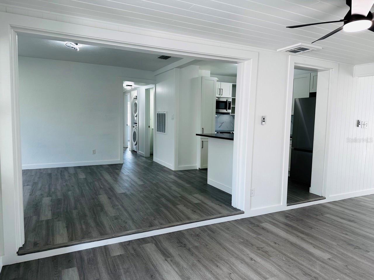 Image 5 of 37 For 136 Lynbrook Drive