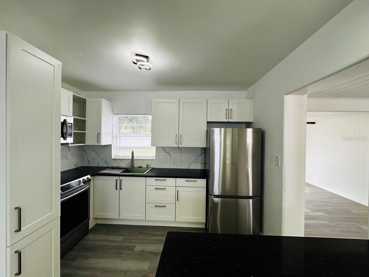 Image 8 of 37 For 136 Lynbrook Drive