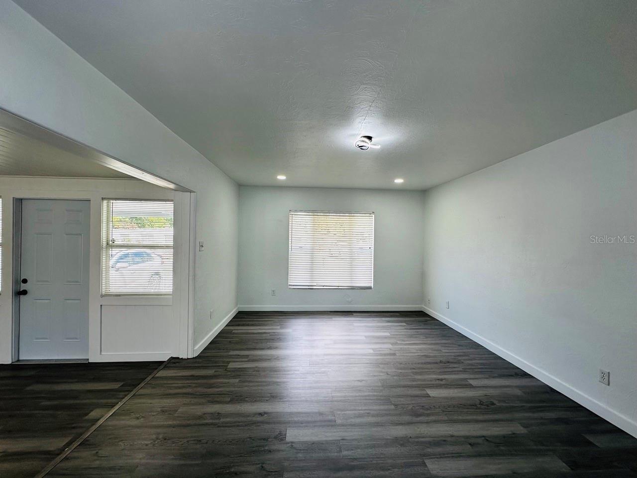 Image 9 of 37 For 136 Lynbrook Drive