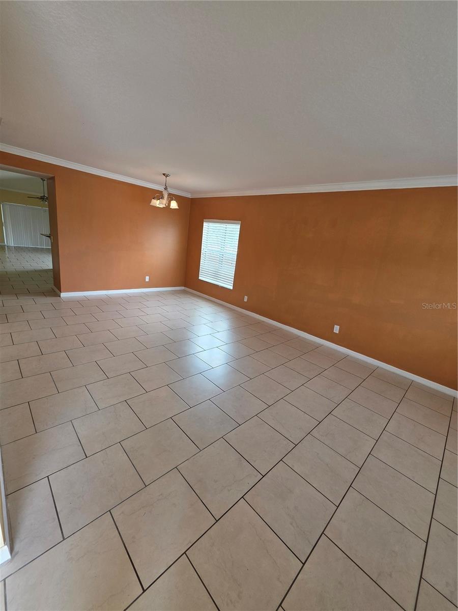 Image 4 of 19 For 4600 Caverns Drive