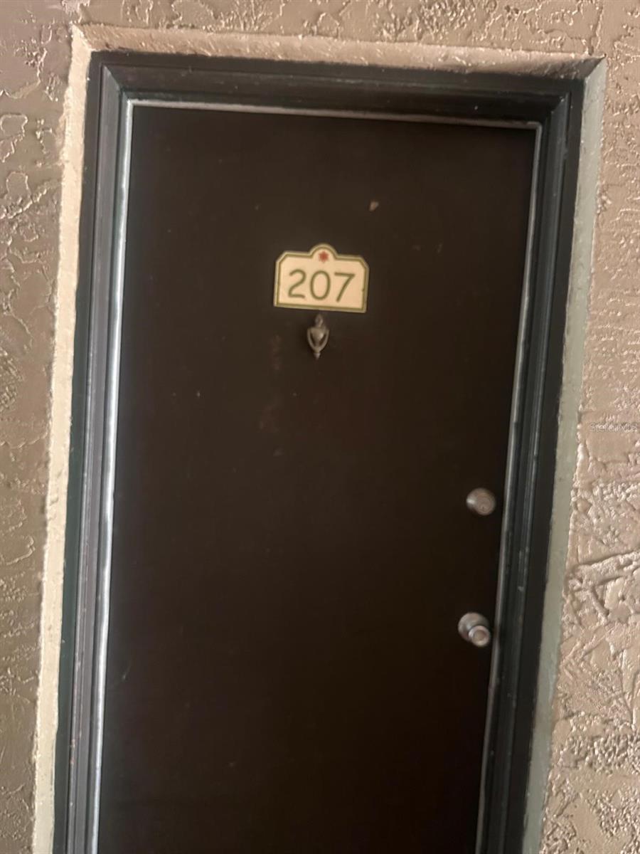 Image 7 of 20 For 820 Camargo Way 207