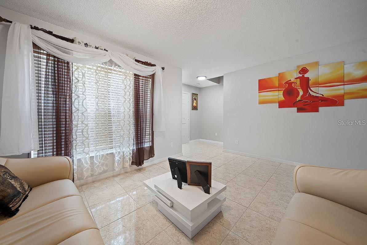 Image 13 of 28 For 3304 Amberley Park Circle