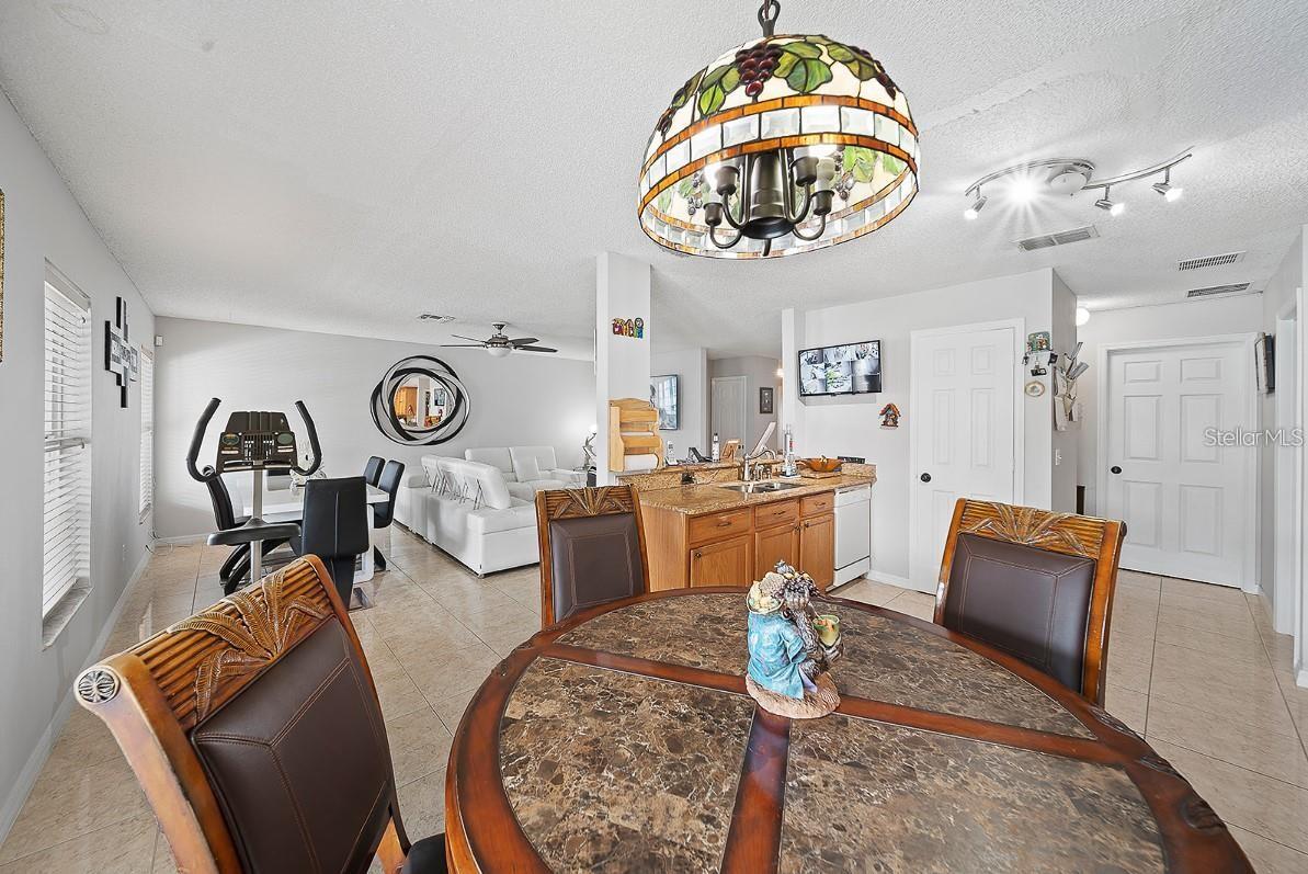 Image 15 of 28 For 3304 Amberley Park Circle