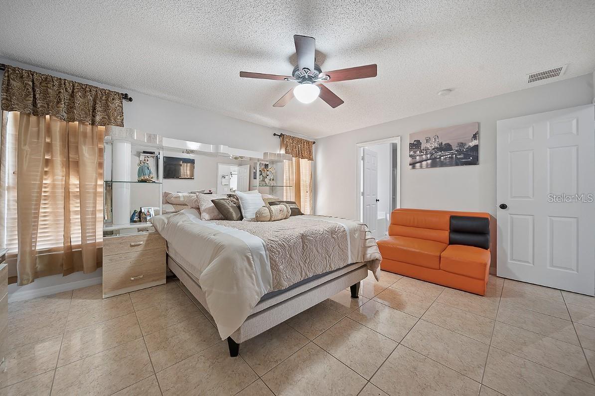 Image 21 of 28 For 3304 Amberley Park Circle