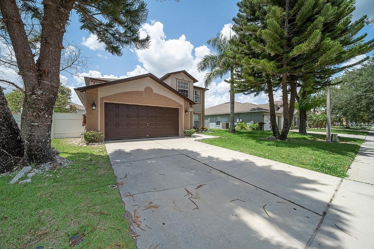 Image 4 of 28 For 3304 Amberley Park Circle