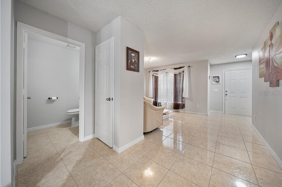 Image 7 of 28 For 3304 Amberley Park Circle