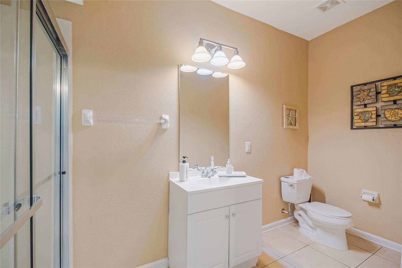 Image 10 of 72 For 5002 Tideview Circle 2