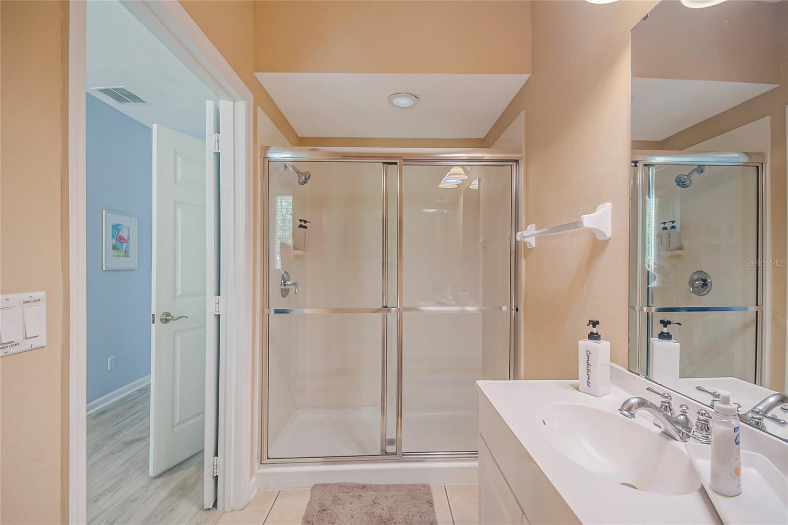 Image 11 of 72 For 5002 Tideview Circle 2