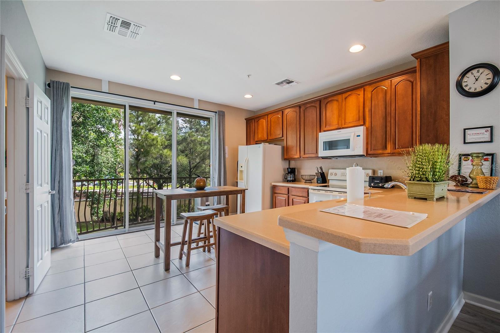 Image 16 of 72 For 5002 Tideview Circle 2