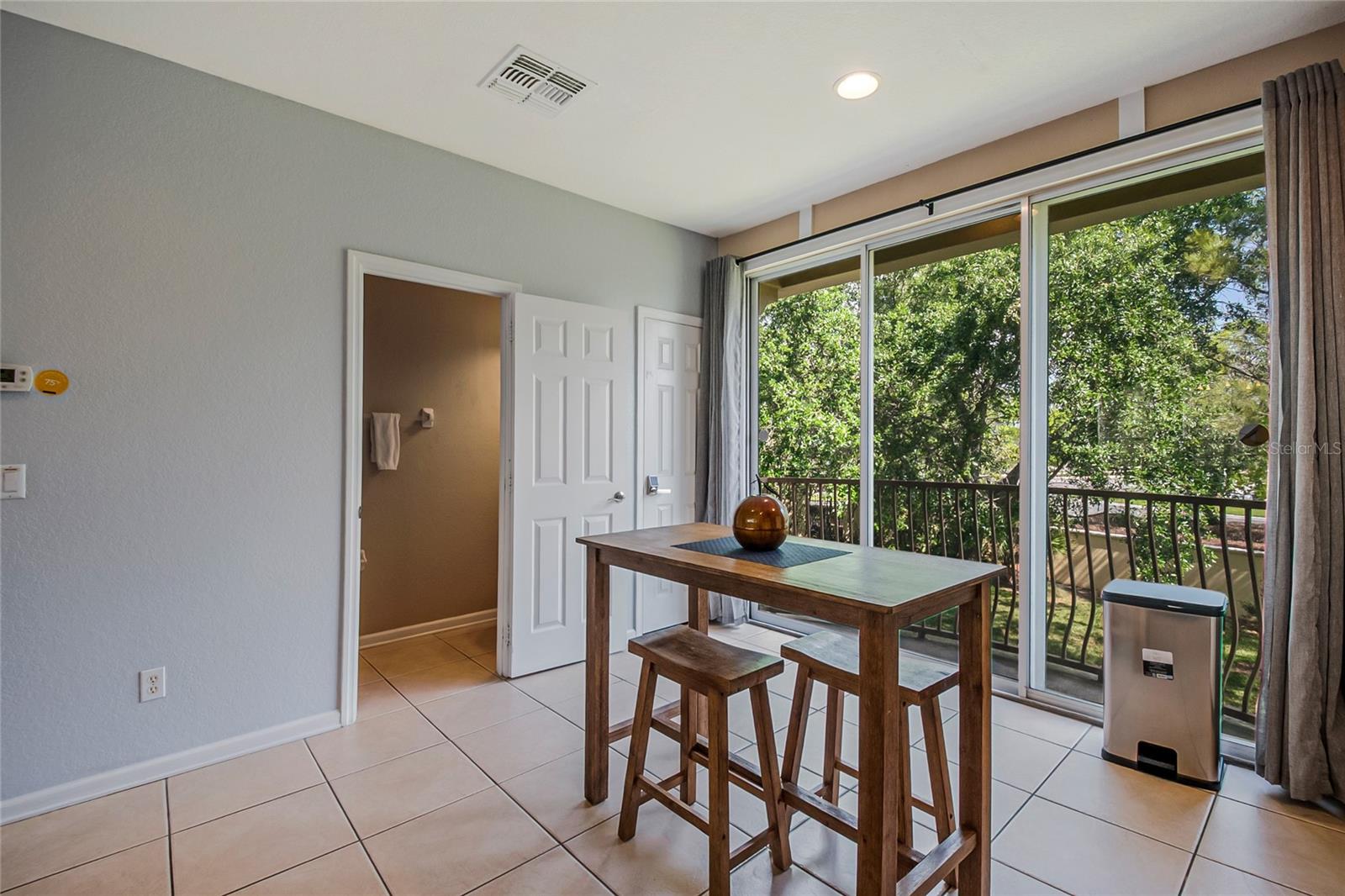 Image 20 of 72 For 5002 Tideview Circle 2