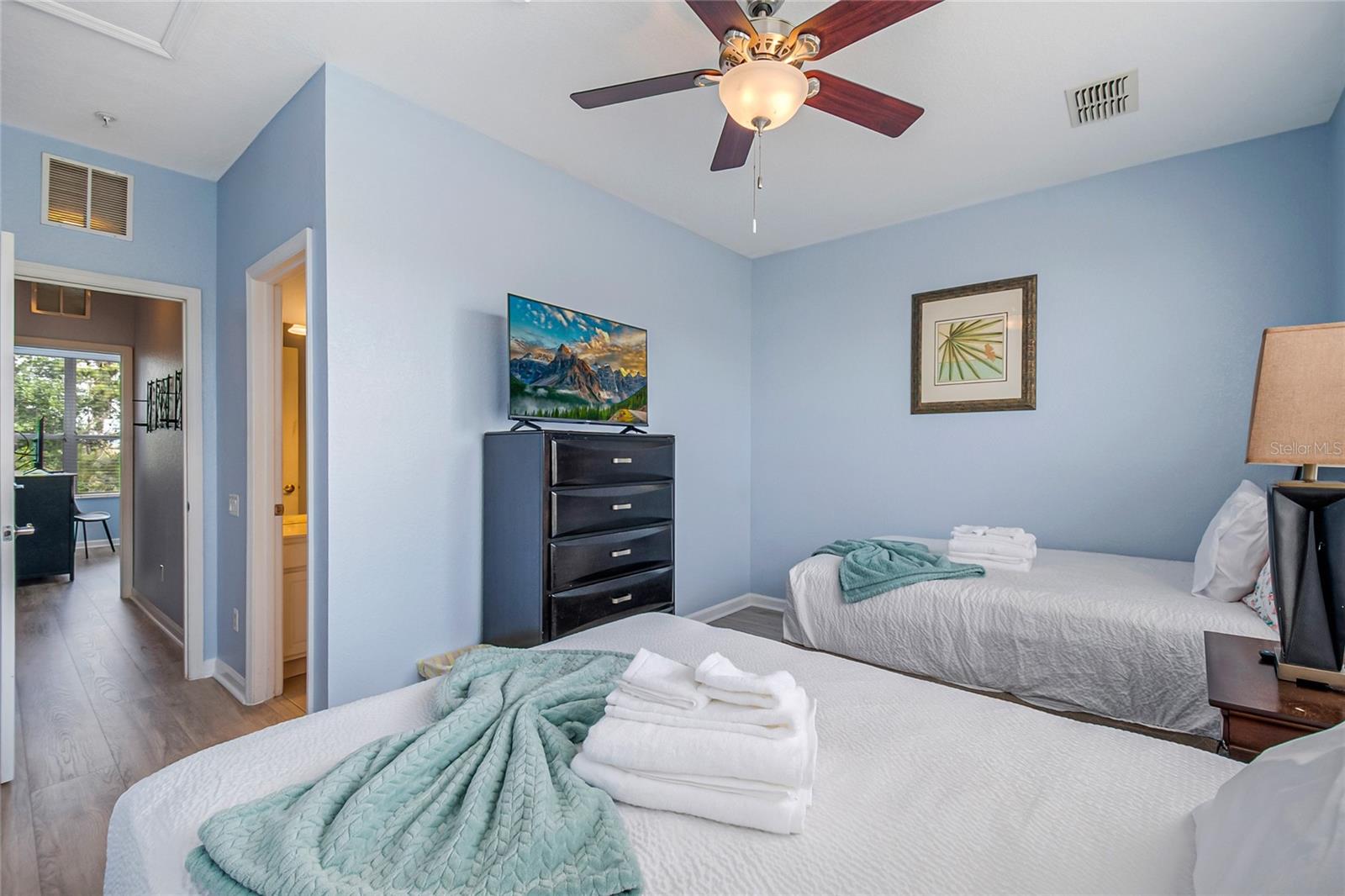 Image 42 of 72 For 5002 Tideview Circle 2