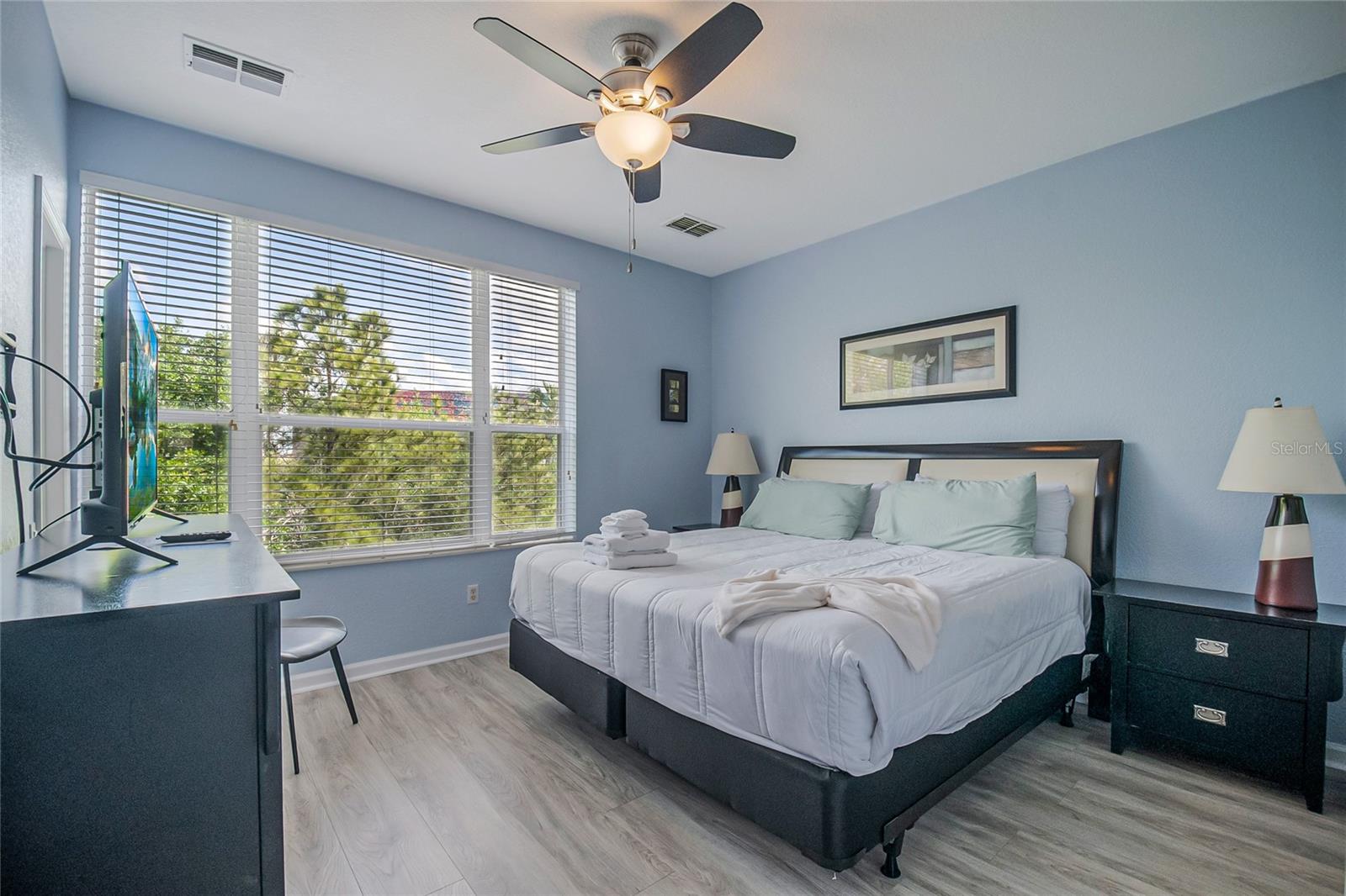 Image 43 of 72 For 5002 Tideview Circle 2