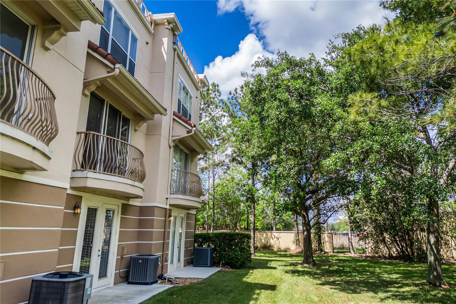 Image 53 of 72 For 5002 Tideview Circle 2