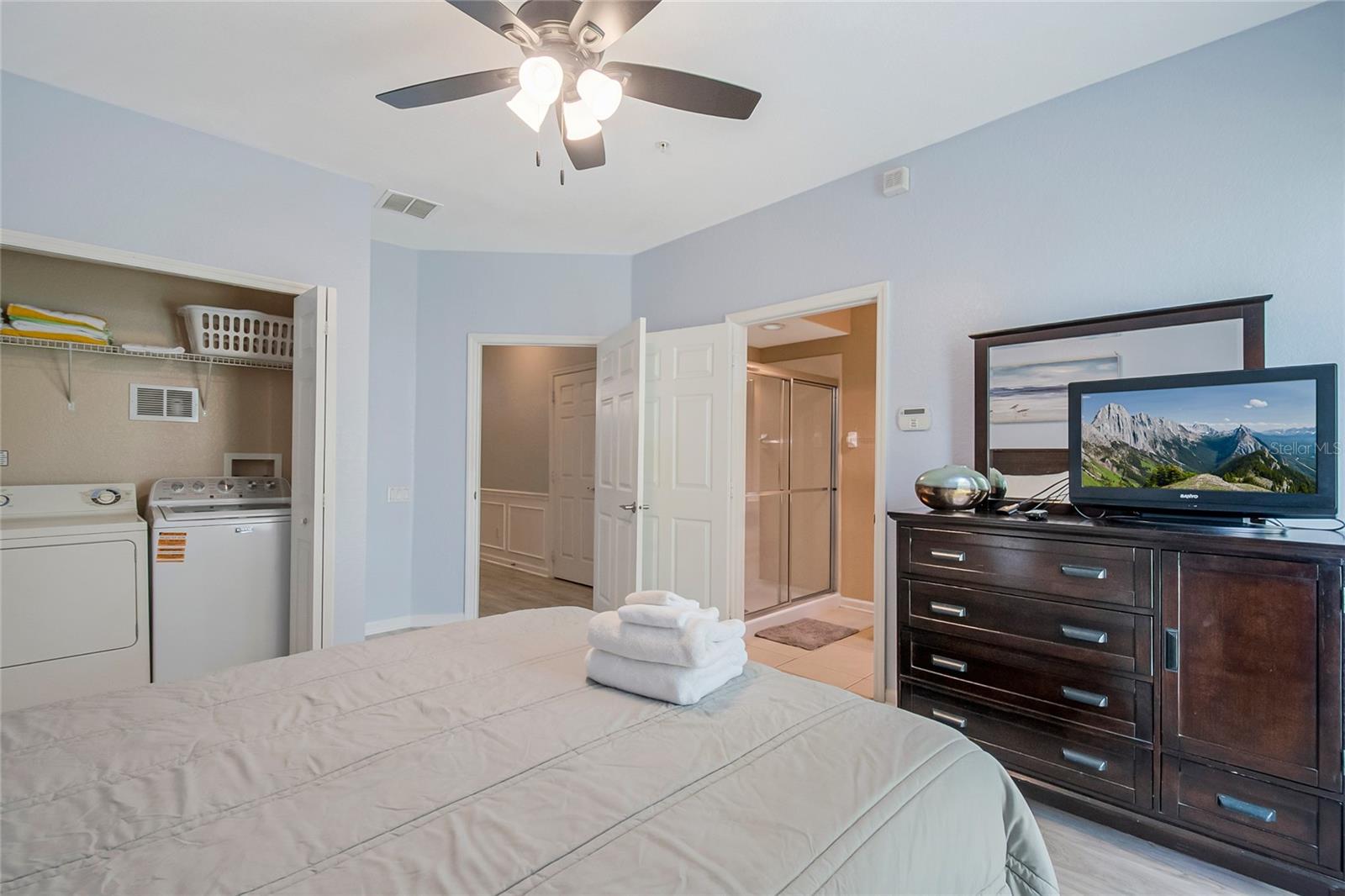 Image 9 of 72 For 5002 Tideview Circle 2