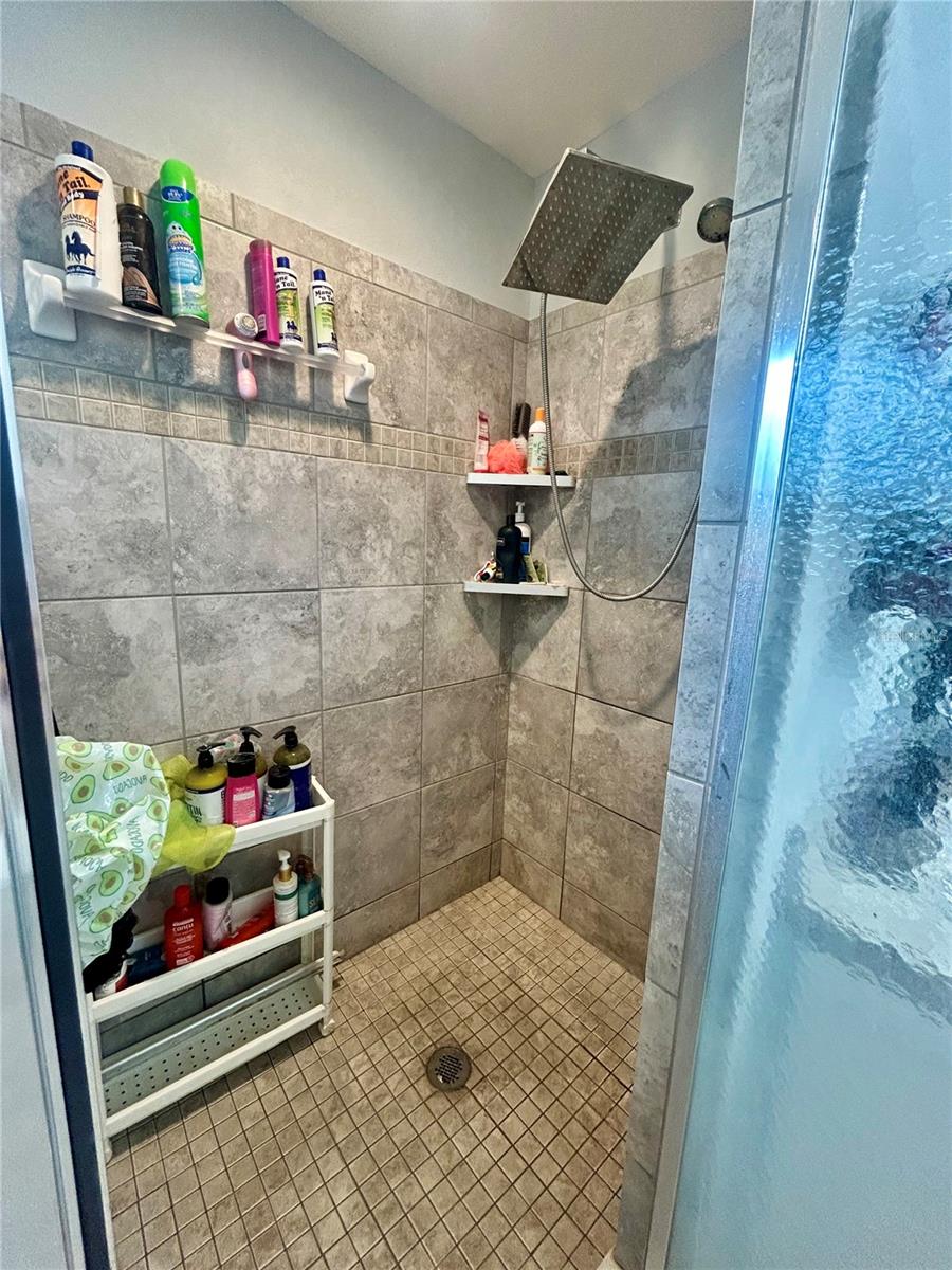 Image 13 of 27 For 336 St Georges Cir