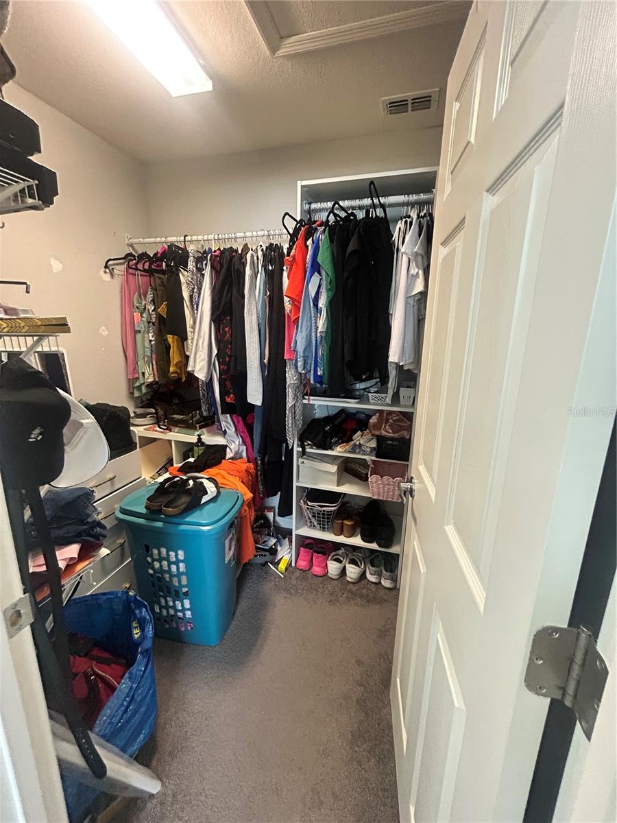 Image 15 of 27 For 336 St Georges Cir