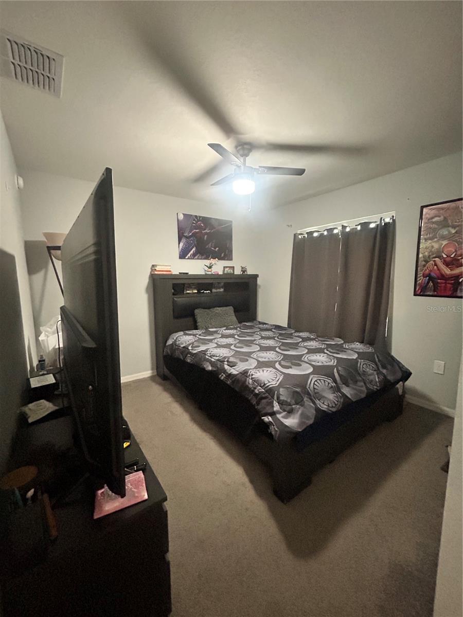 Image 16 of 27 For 336 St Georges Cir