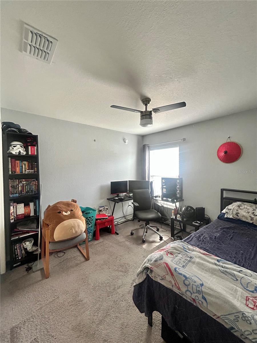 Image 18 of 27 For 336 St Georges Cir