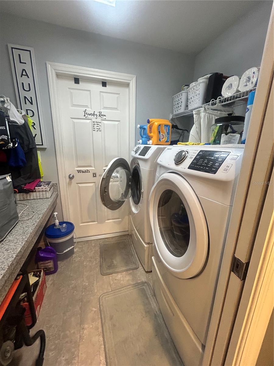 Image 20 of 27 For 336 St Georges Cir