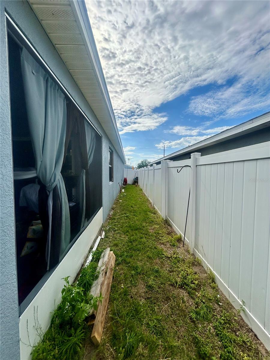 Image 24 of 27 For 336 St Georges Cir