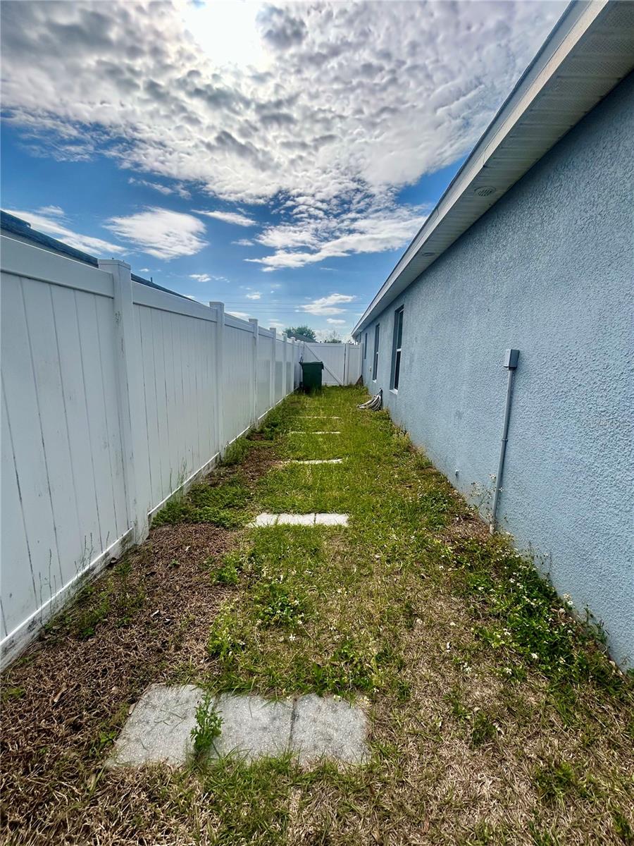 Image 26 of 27 For 336 St Georges Cir