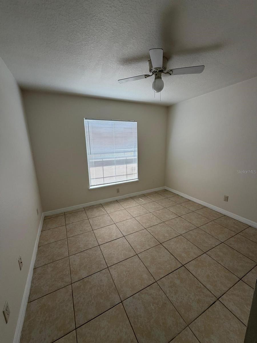 Image 11 of 15 For 542 Lakeview Court