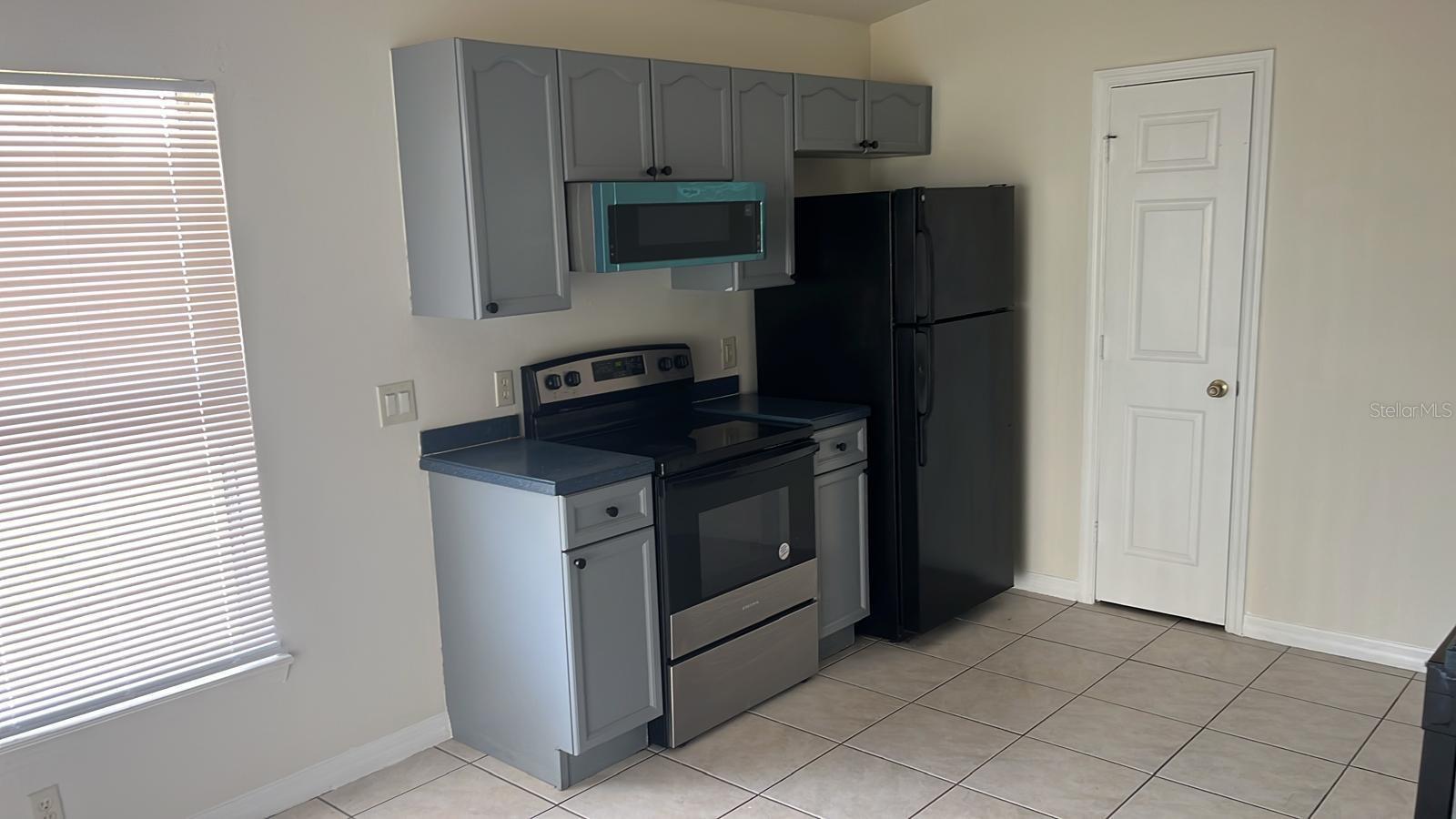 Image 12 of 15 For 542 Lakeview Court