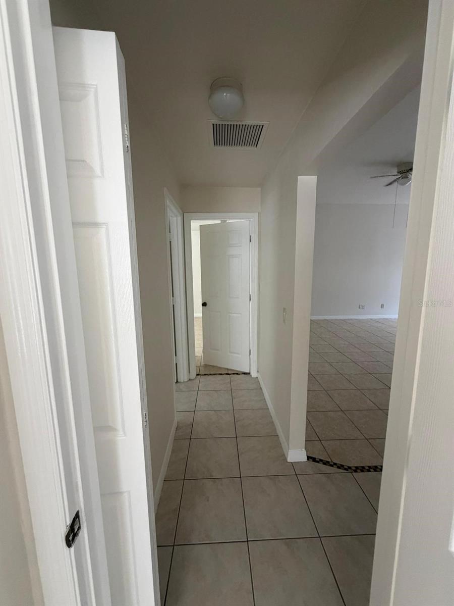 Image 7 of 15 For 542 Lakeview Court