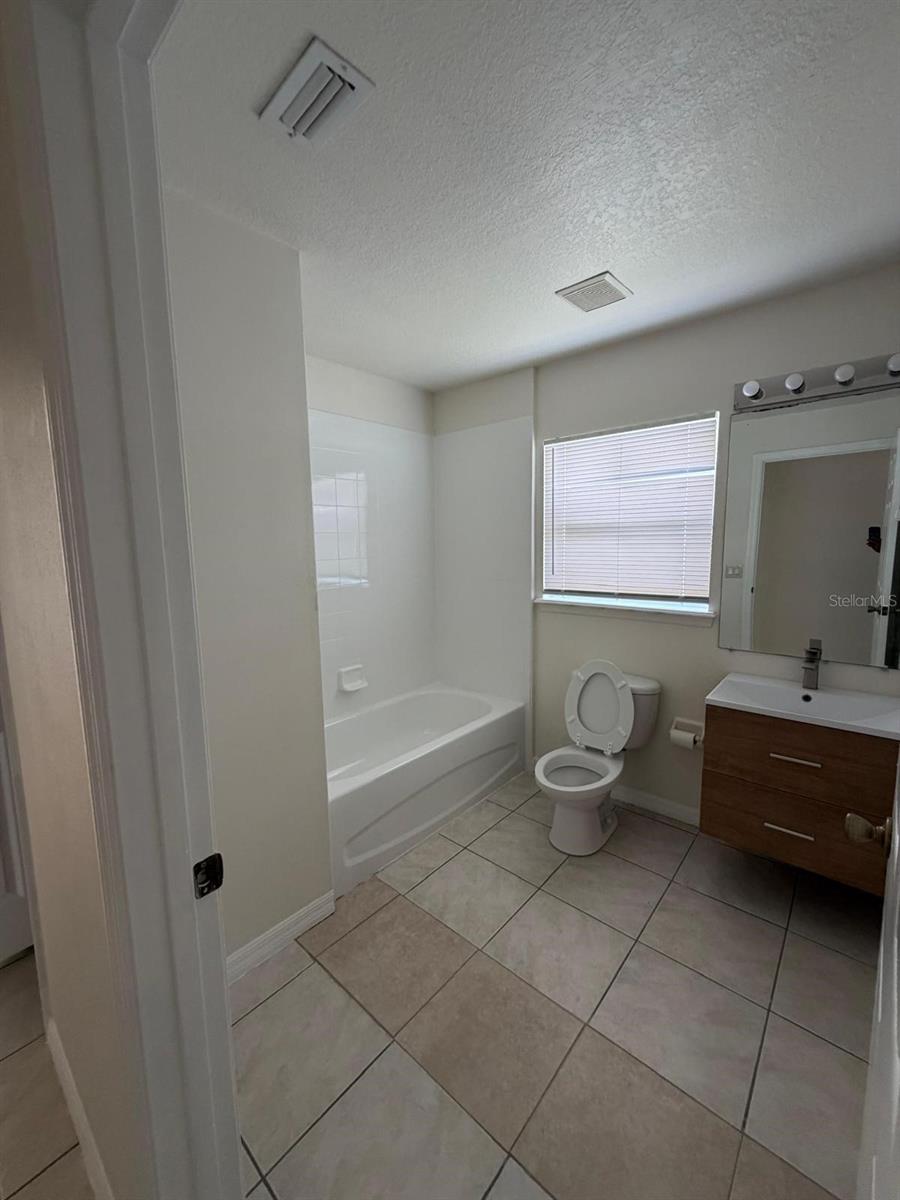 Image 8 of 15 For 542 Lakeview Court