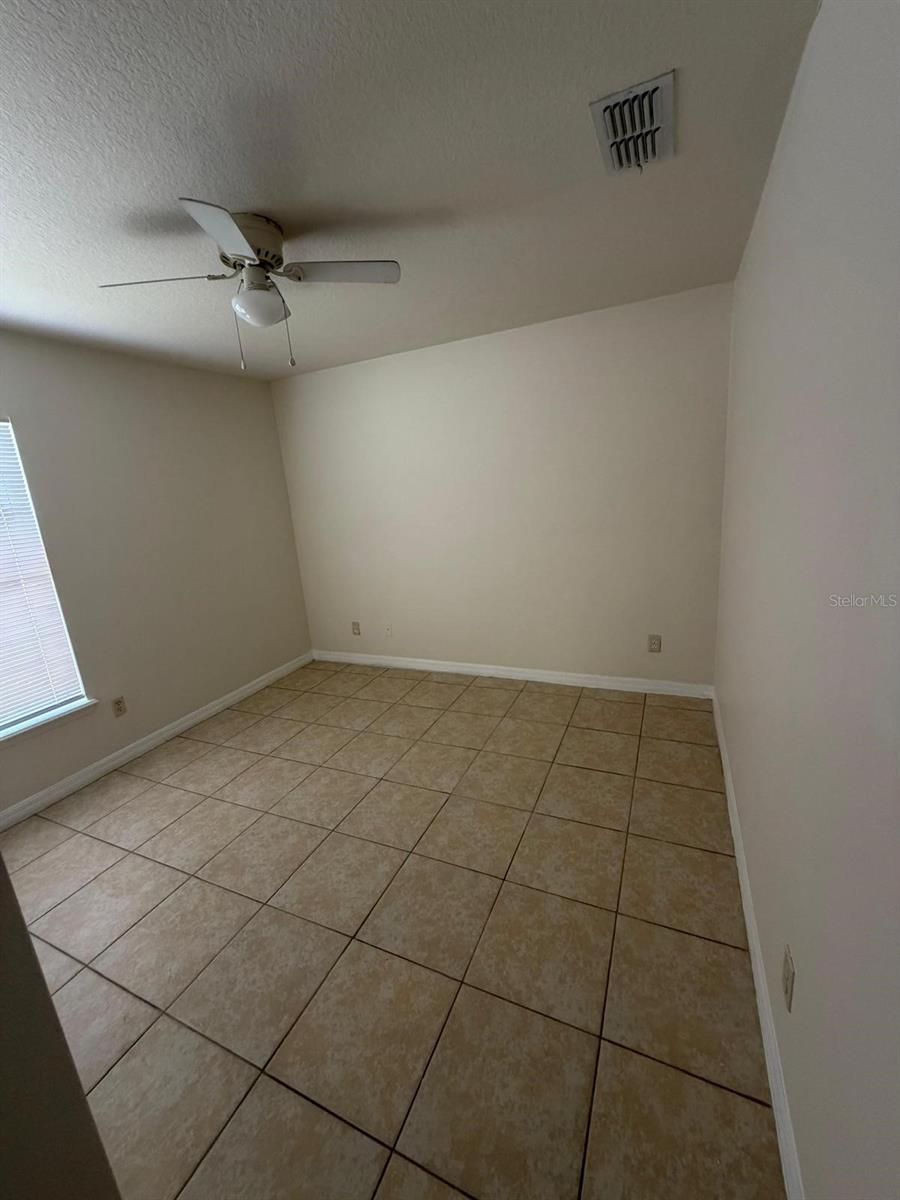 Image 9 of 15 For 542 Lakeview Court