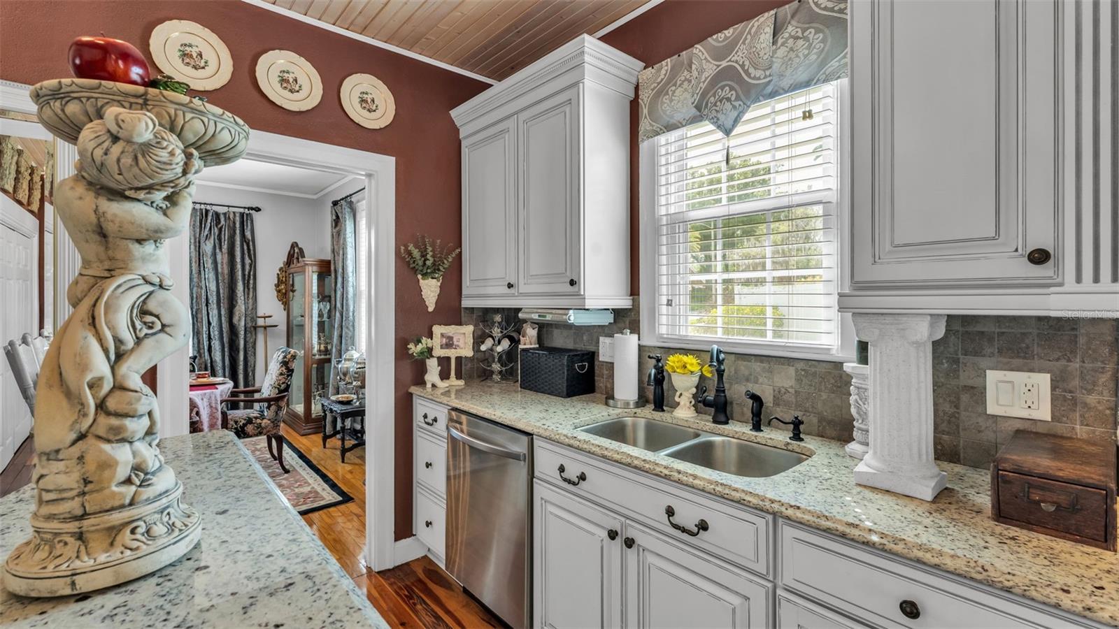 Image 15 of 53 For 212 Kenwith Road