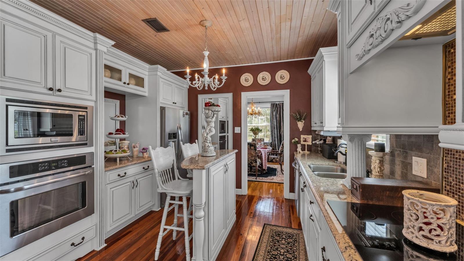 Image 17 of 53 For 212 Kenwith Road