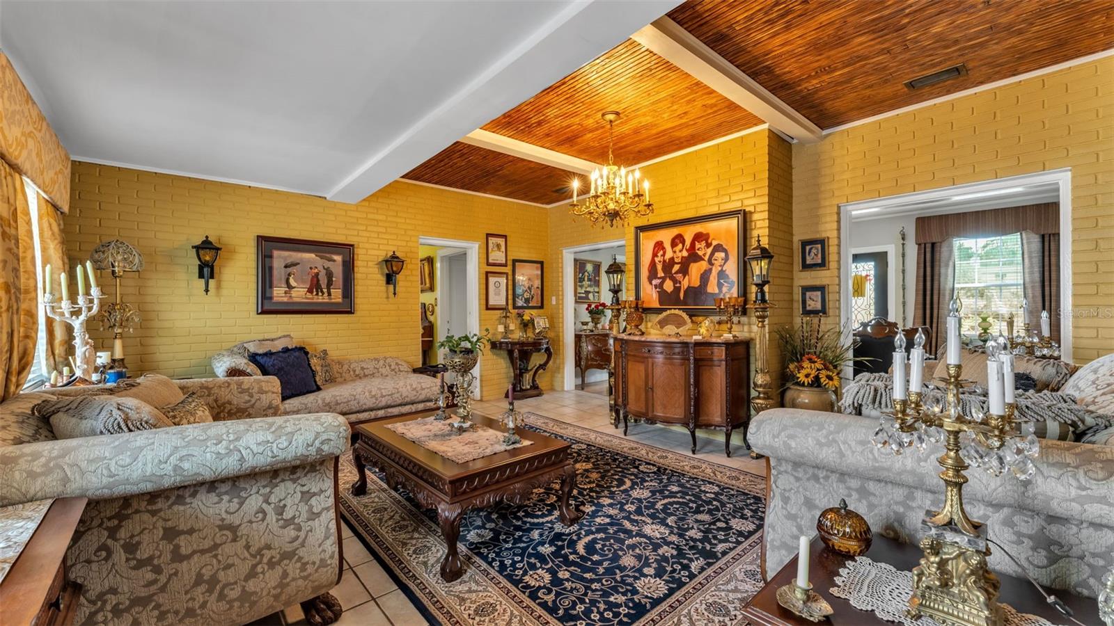 Image 23 of 53 For 212 Kenwith Road