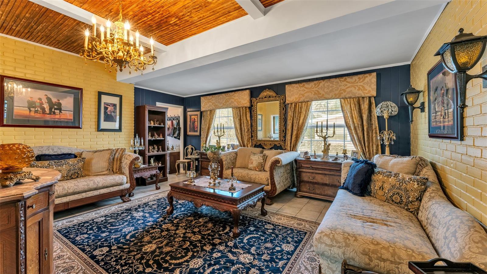 Image 25 of 53 For 212 Kenwith Road