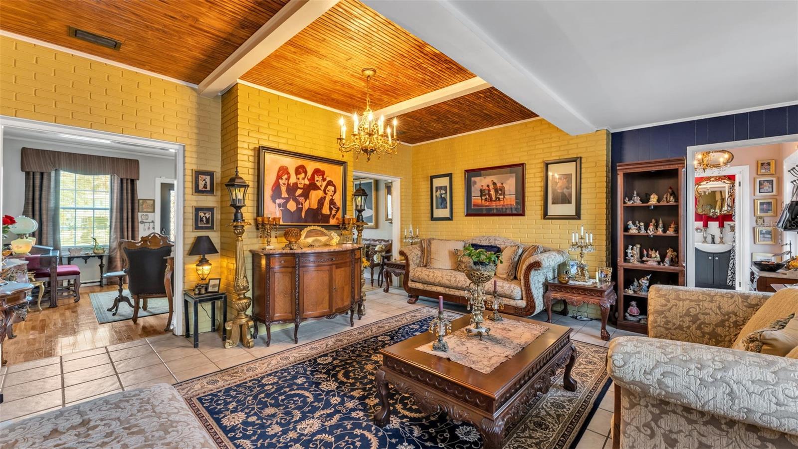 Image 26 of 53 For 212 Kenwith Road