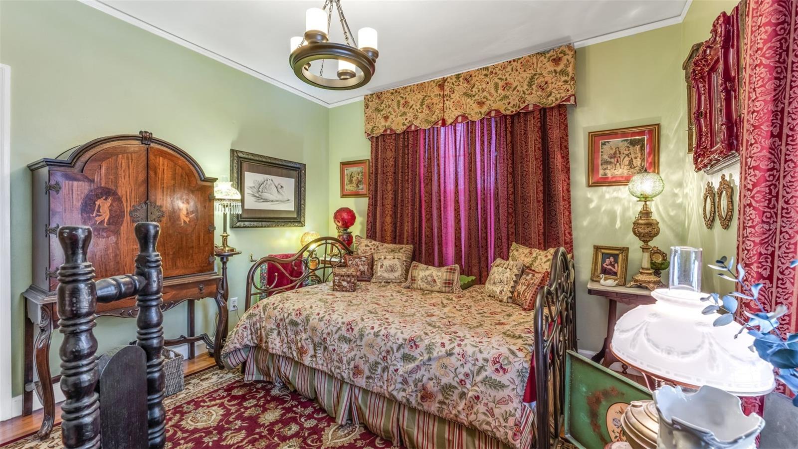 Image 28 of 53 For 212 Kenwith Road