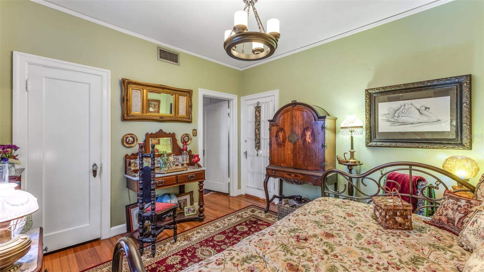 Image 29 of 53 For 212 Kenwith Road