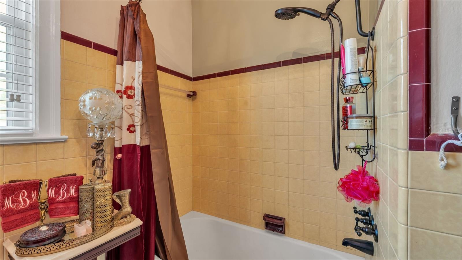 Image 32 of 53 For 212 Kenwith Road