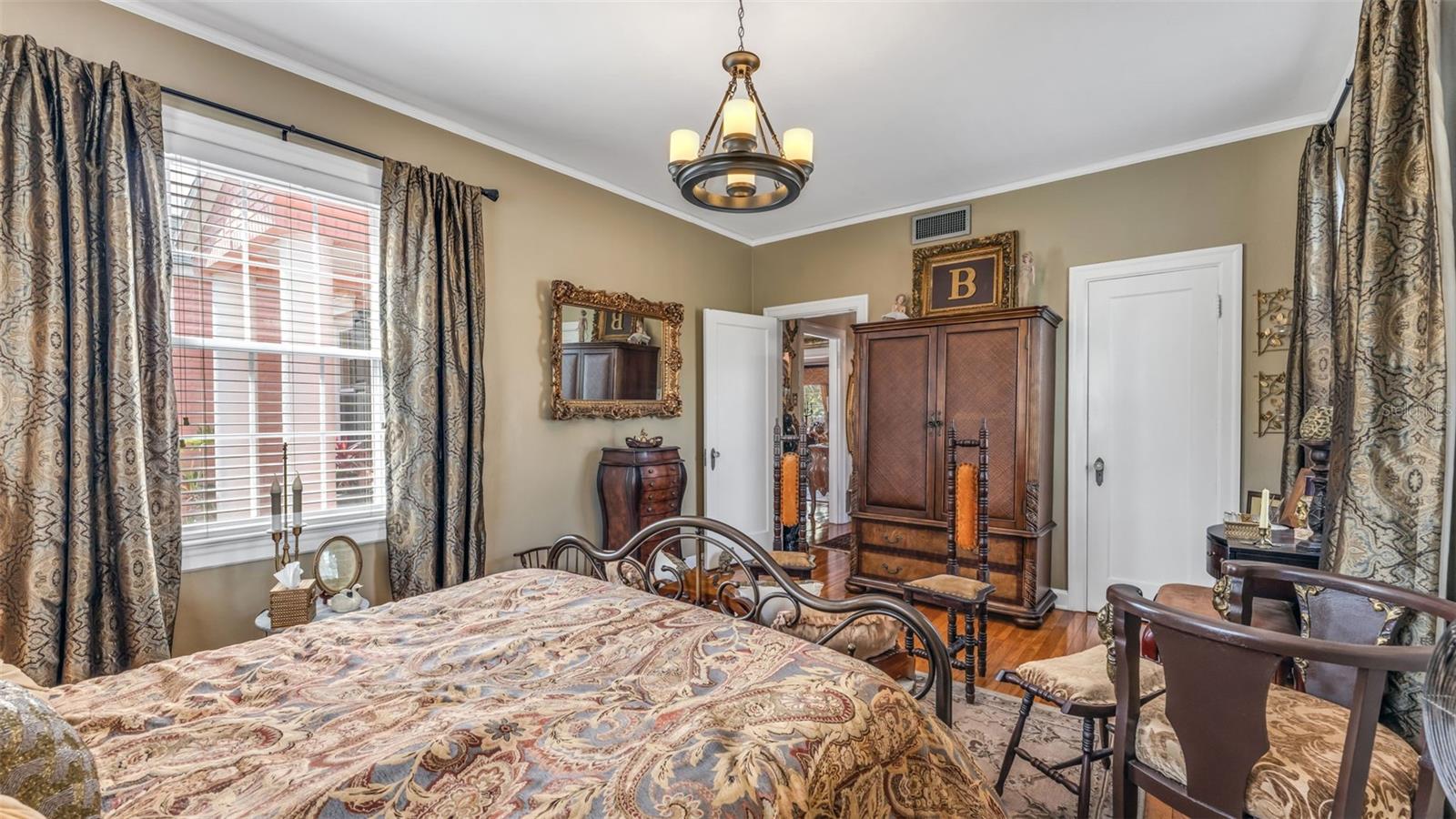 Image 36 of 53 For 212 Kenwith Road