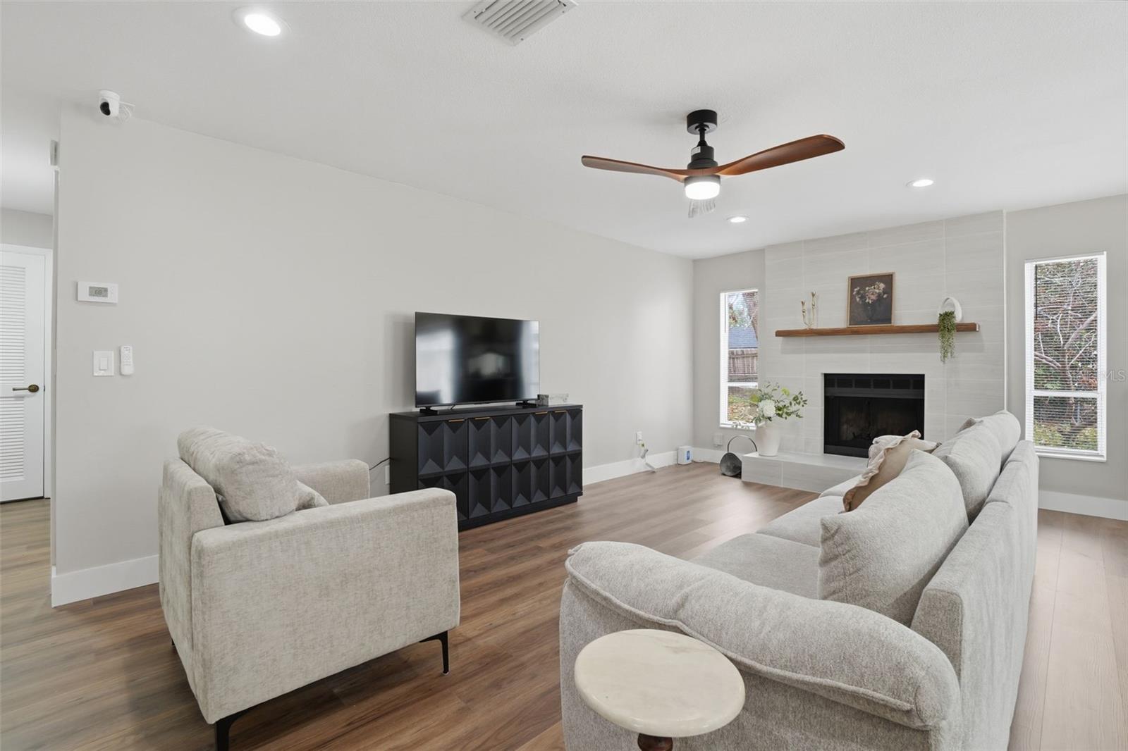 Image 10 of 38 For 6145 Mary Lynn Court