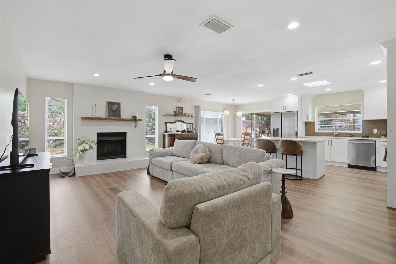 Image 11 of 38 For 6145 Mary Lynn Court