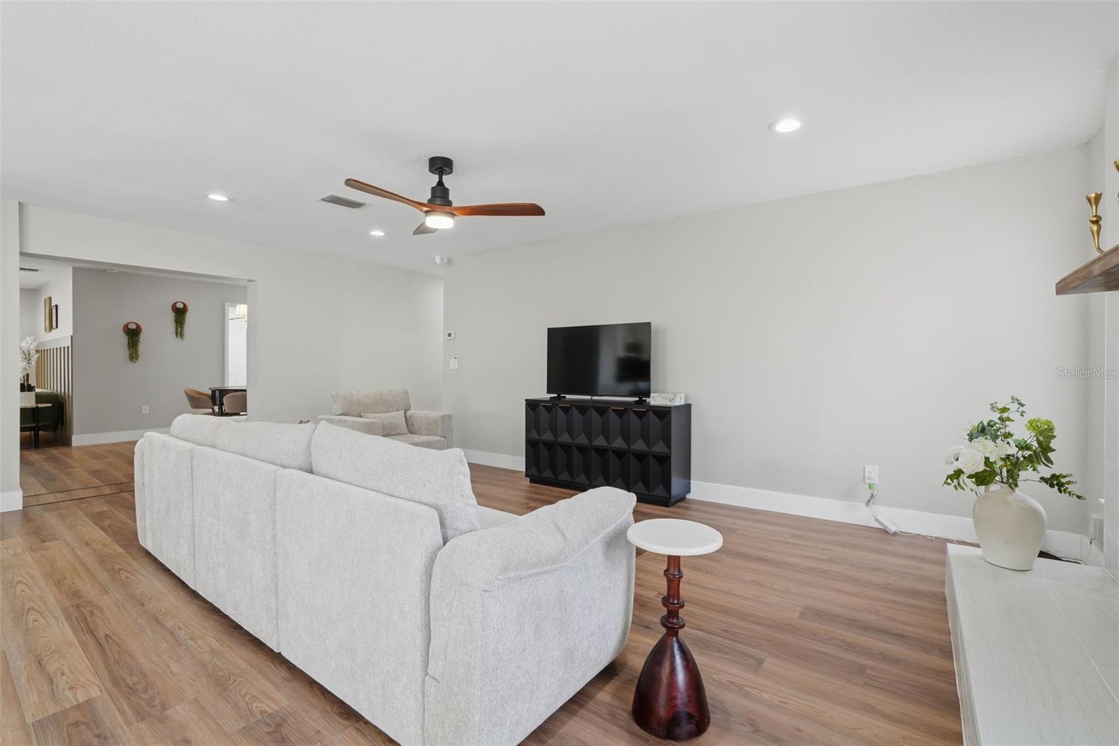 Image 12 of 38 For 6145 Mary Lynn Court