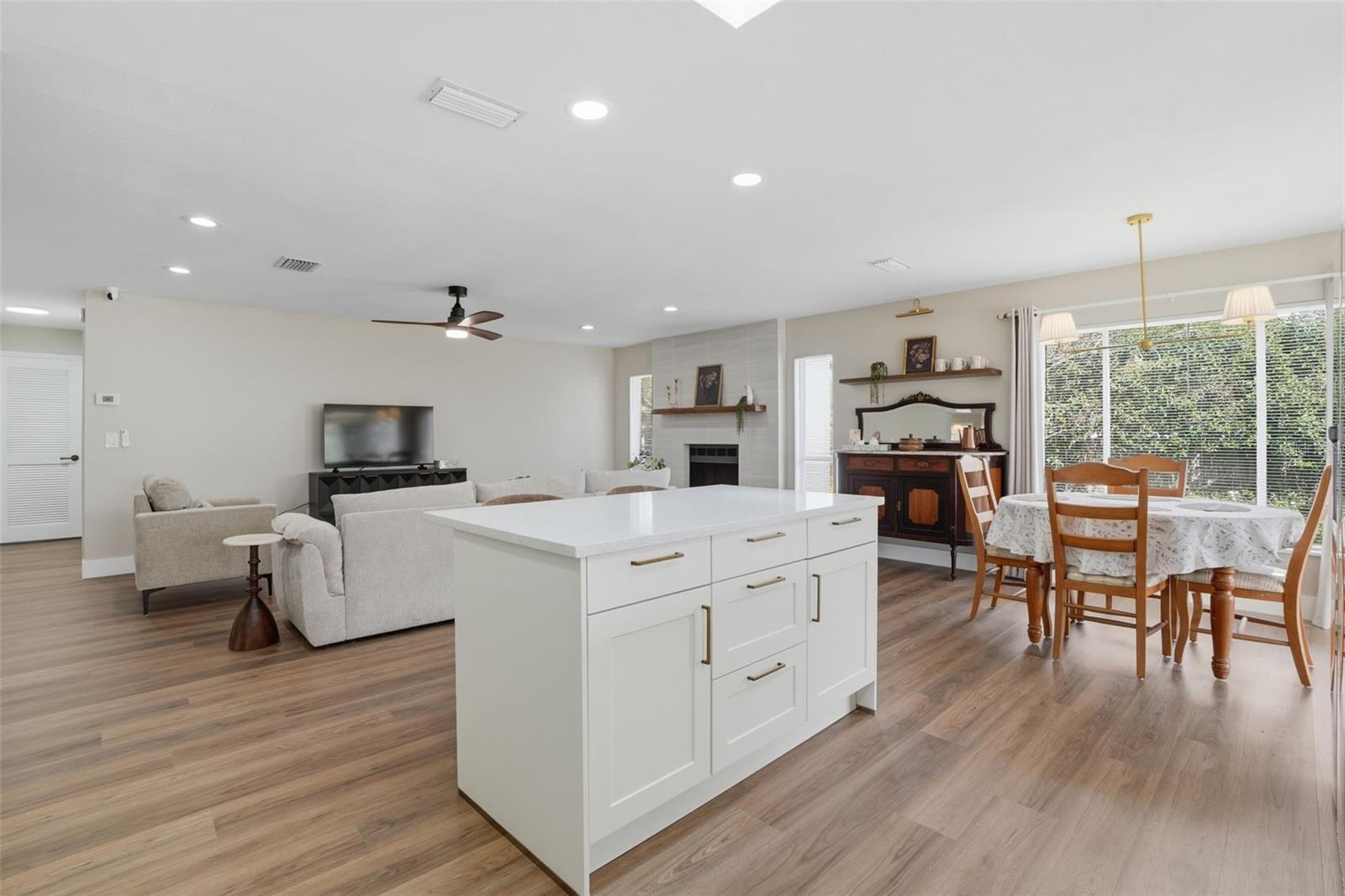 Image 16 of 38 For 6145 Mary Lynn Court